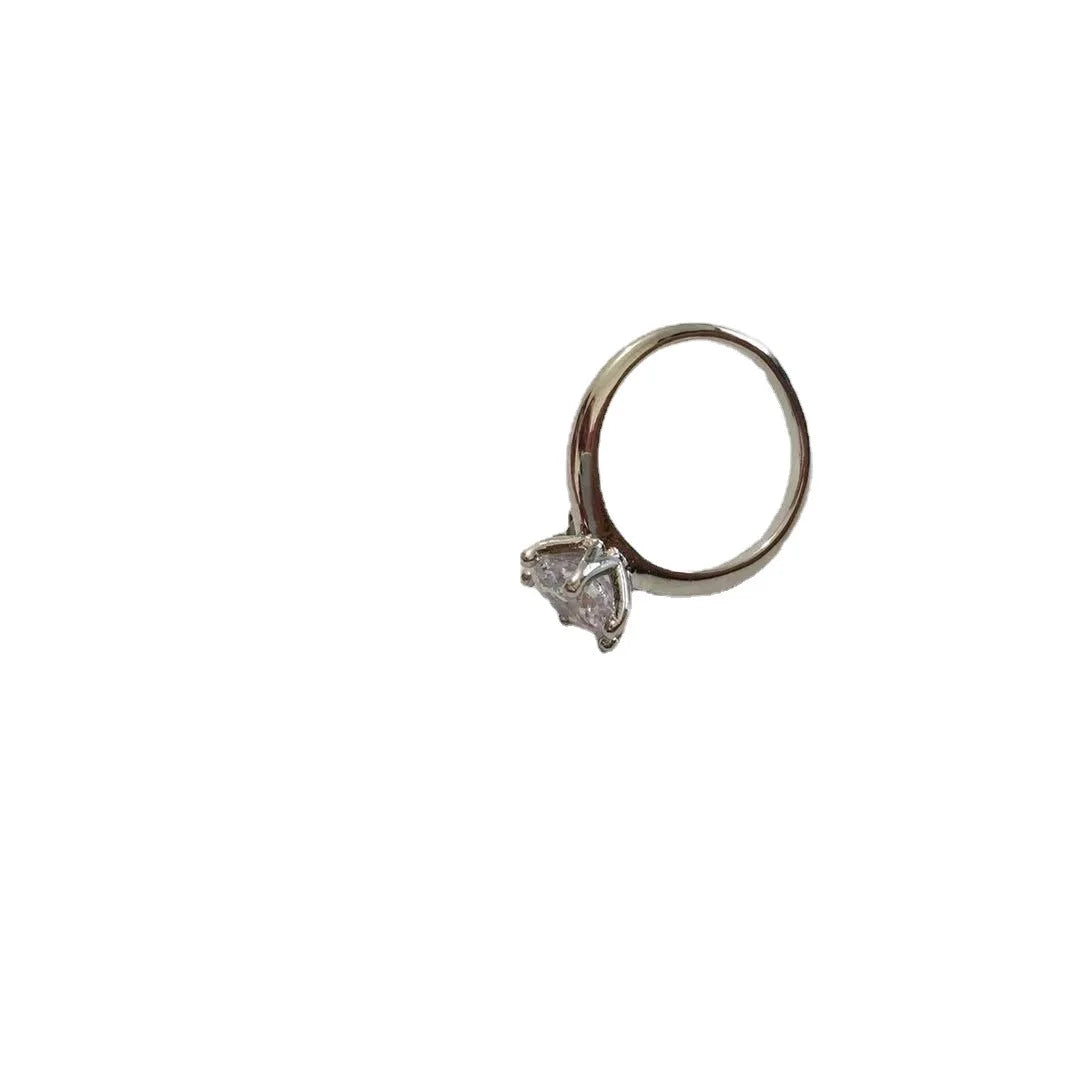 Luxury Yet Stylish Jewelry with A Design Sense Ring and Earrings A Dual-purpose Jewelry That Can Be Used As Earrings or Rings