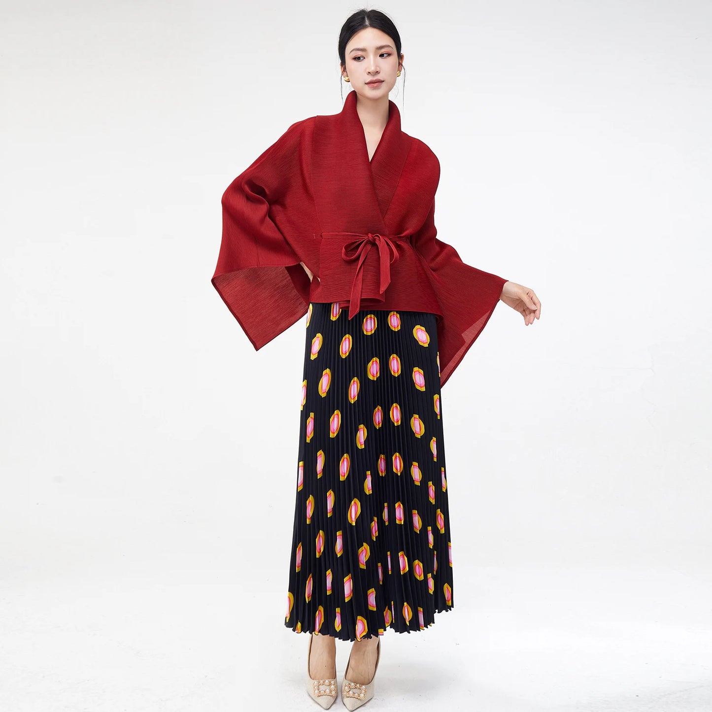 2025 Two piece women's elegant casual top and skirt Two piece women's pleated dress