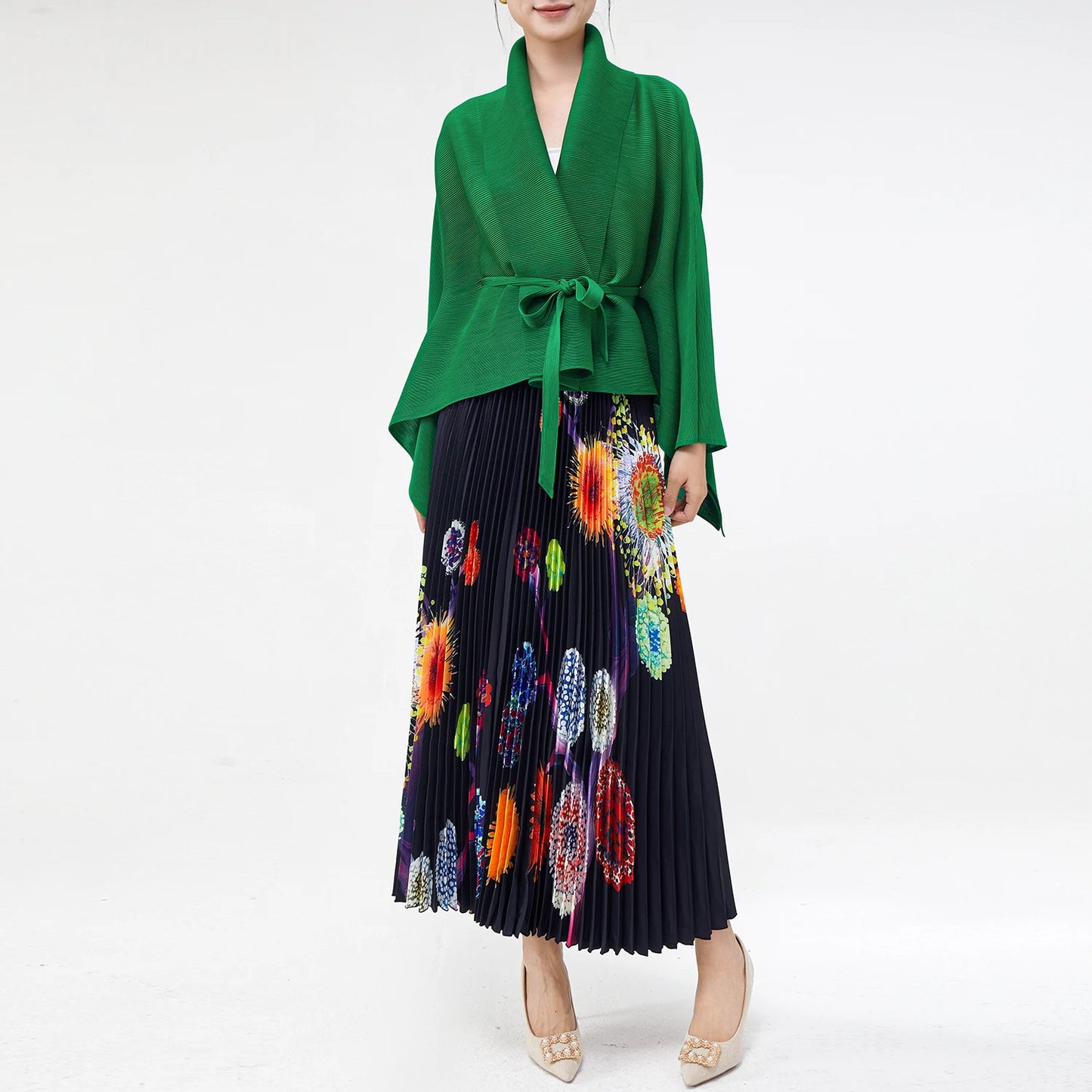 2025 Two piece women's elegant casual top and skirt Two piece women's pleated dress
