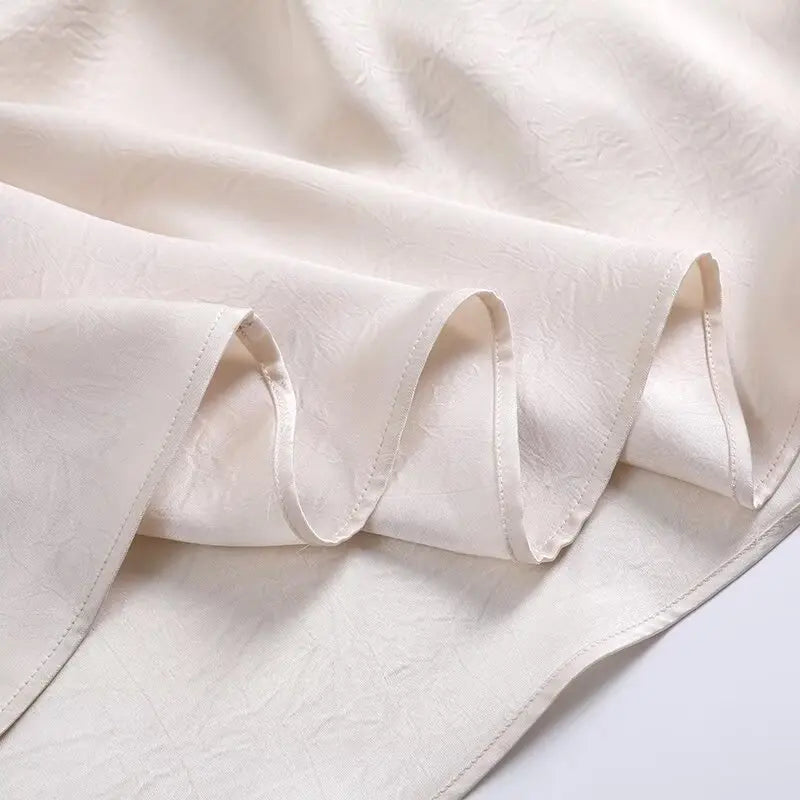 women's skirt is fashionable casual slimming solid color pleated temperament and a new spring style skirt
