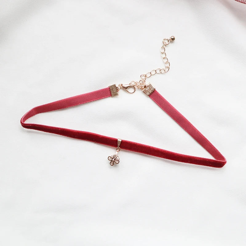 Fashion Lace Necklace For Women Adjustable Elegant Snowfake Strawberry Pendant Velvet Choker Necklace Collar Party Jewelry Gift