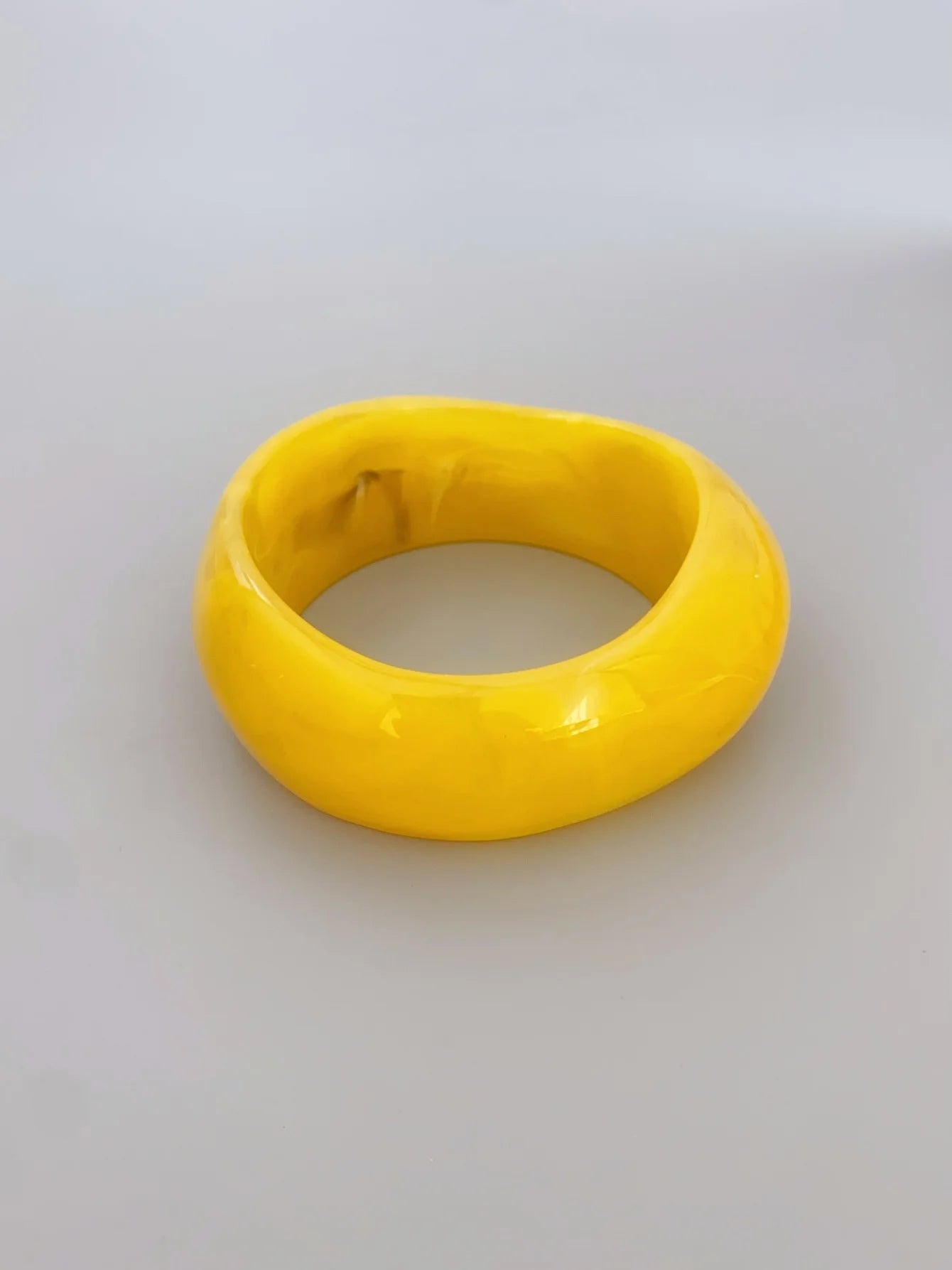 Colorful Acrylic Bangle Bracelet, Vibrant and Elegant Jewelry for Women