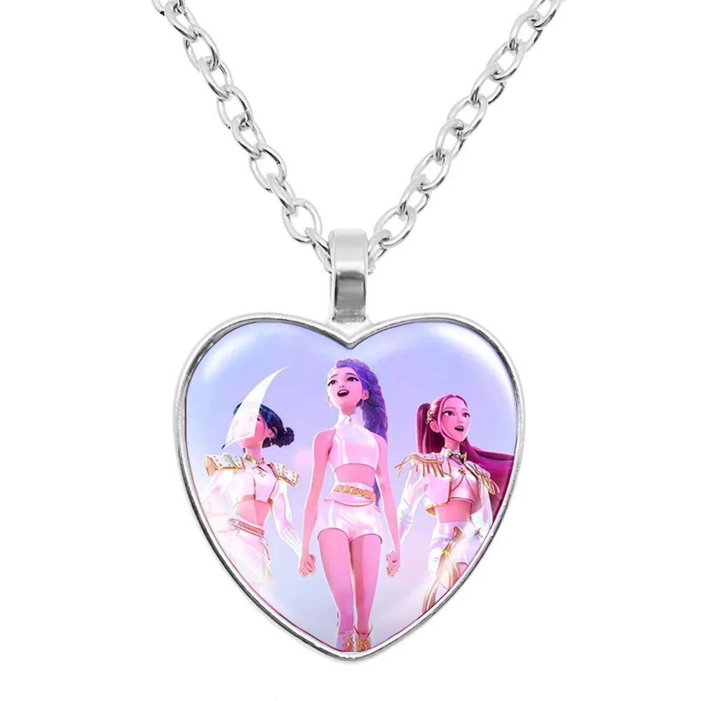 Children's necklace accessories, girls' necklace, little girls wearing jewelry, children's pendant accessories