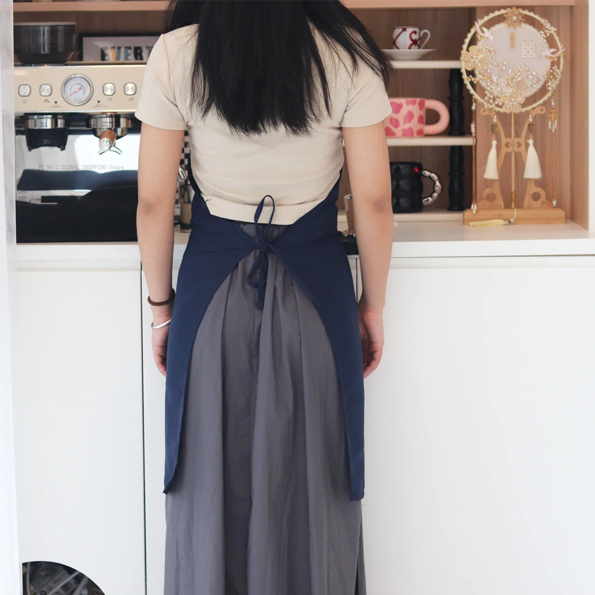 Fashion Kitchen Aprons Adjustable Bib Apron with Pockets Cooking Aprons Restaurant Chef Work Waterproof Anti-oil Stain Apron