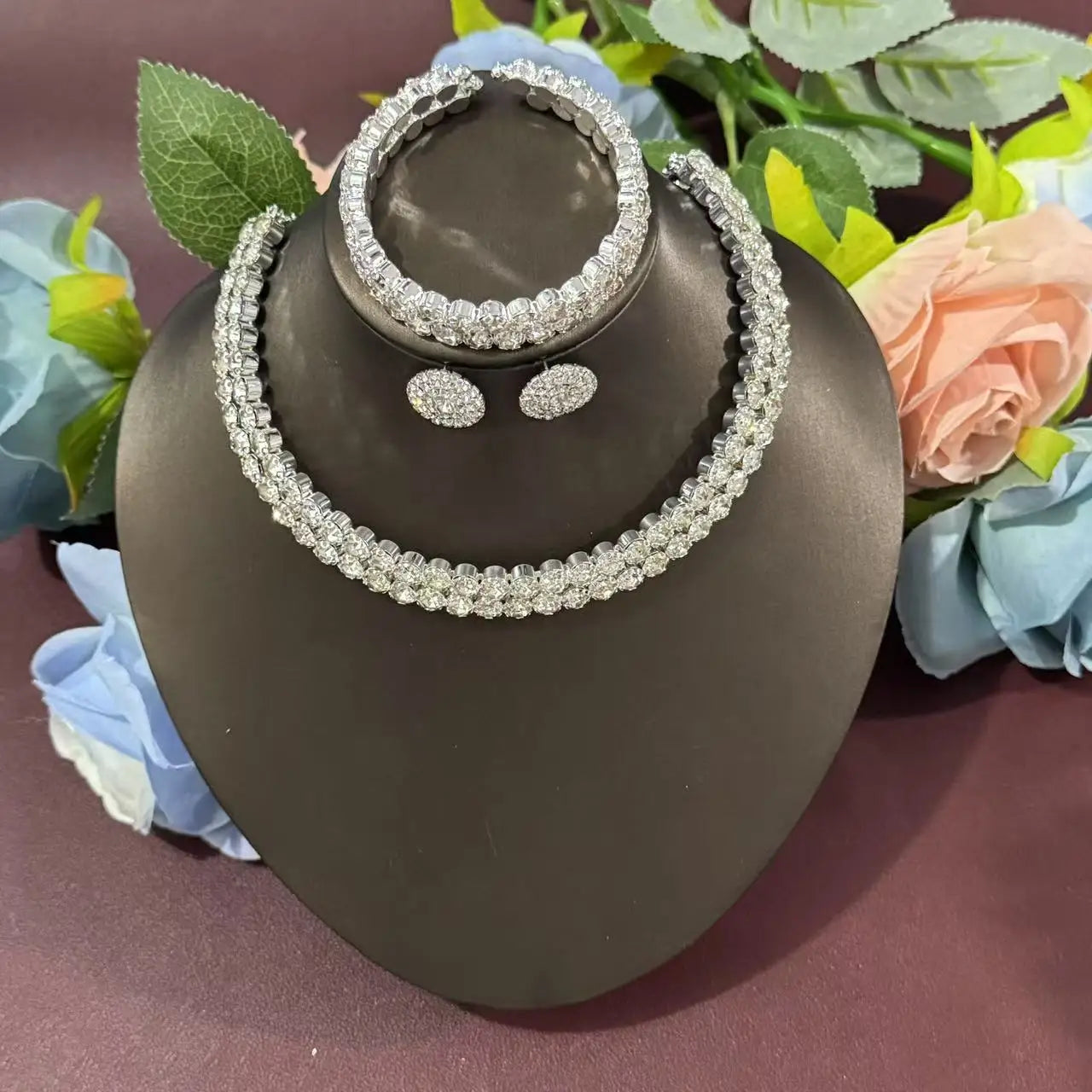 1 necklace, 1 pair of earrings, 1 bracelet, fashionable crystal, 3-piece set, rhinestone claw chain, diamond inlaid collar jewel