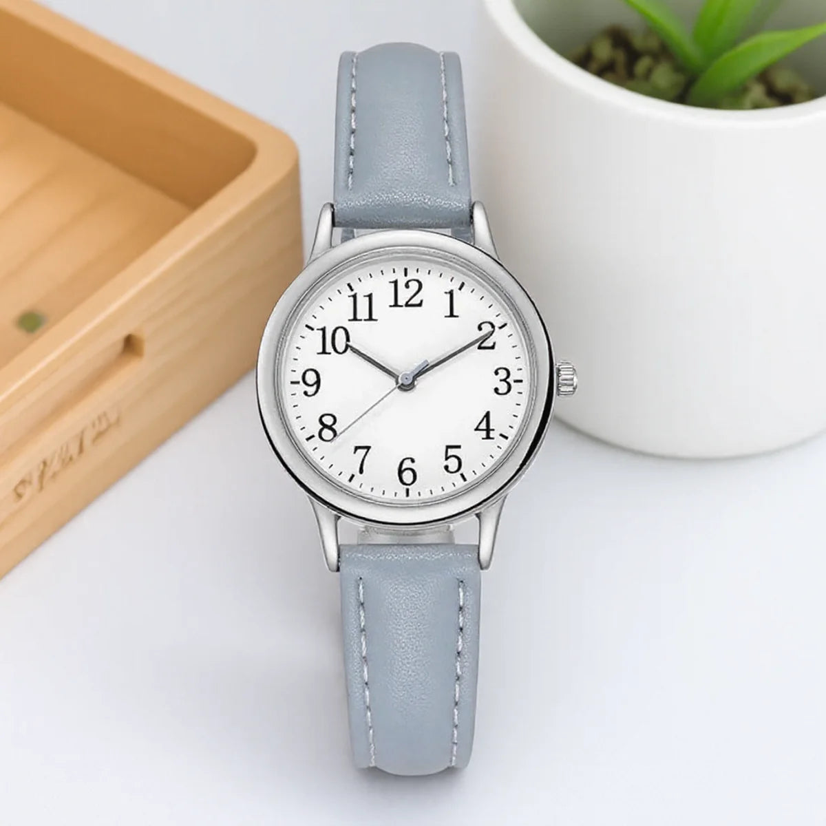 Women Quartz Watch Fashion Simple Dial Thin Bracelet Easy to Read Numerals Ladies Wristwatch Casual Stylish Watch for Women
