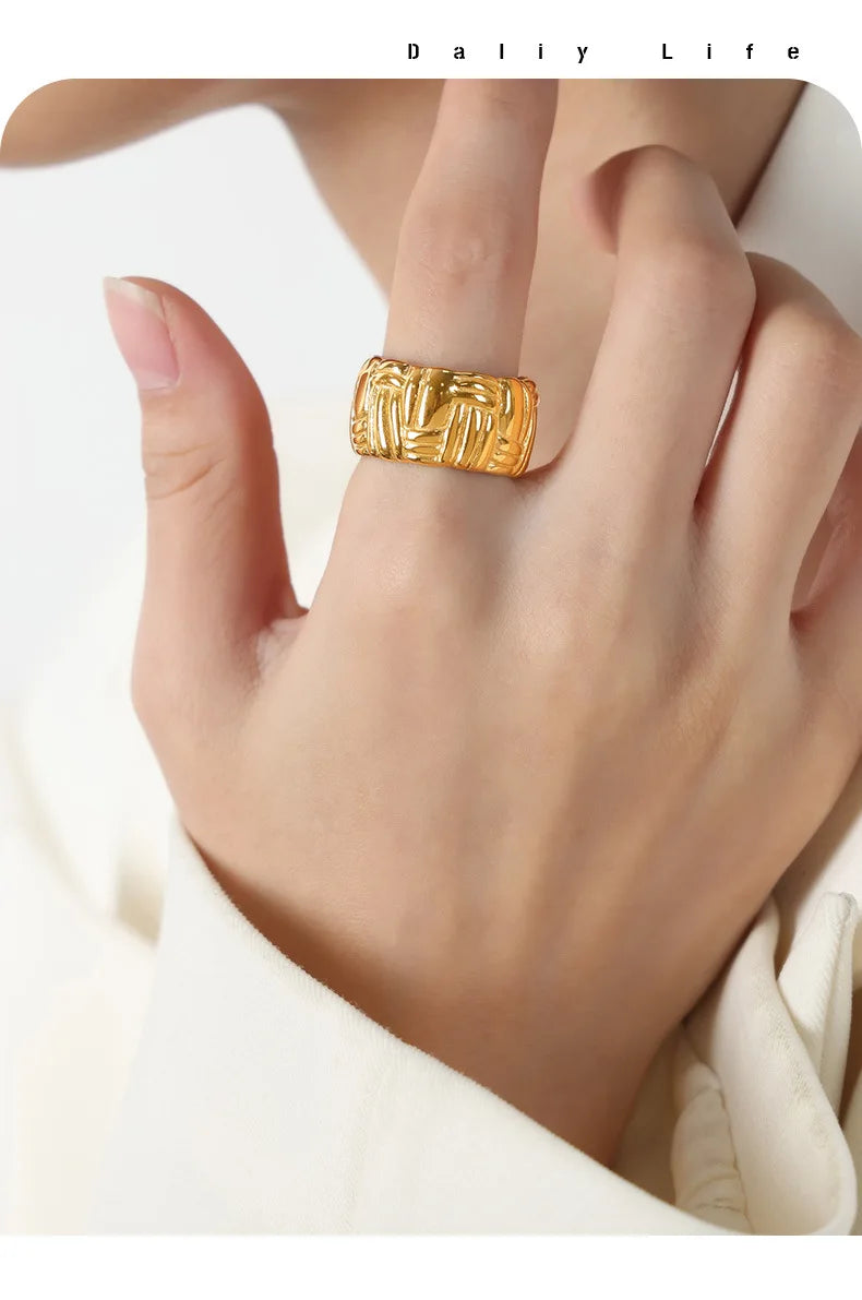 Modern Stainless Steel Round Ring for women PunkIrregular Ring 18K Gold Plated Jewelry Female Luxury Accessory Wholesale