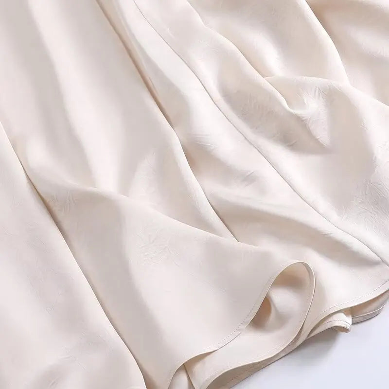 women's skirt is fashionable casual slimming solid color pleated temperament and a new spring style skirt