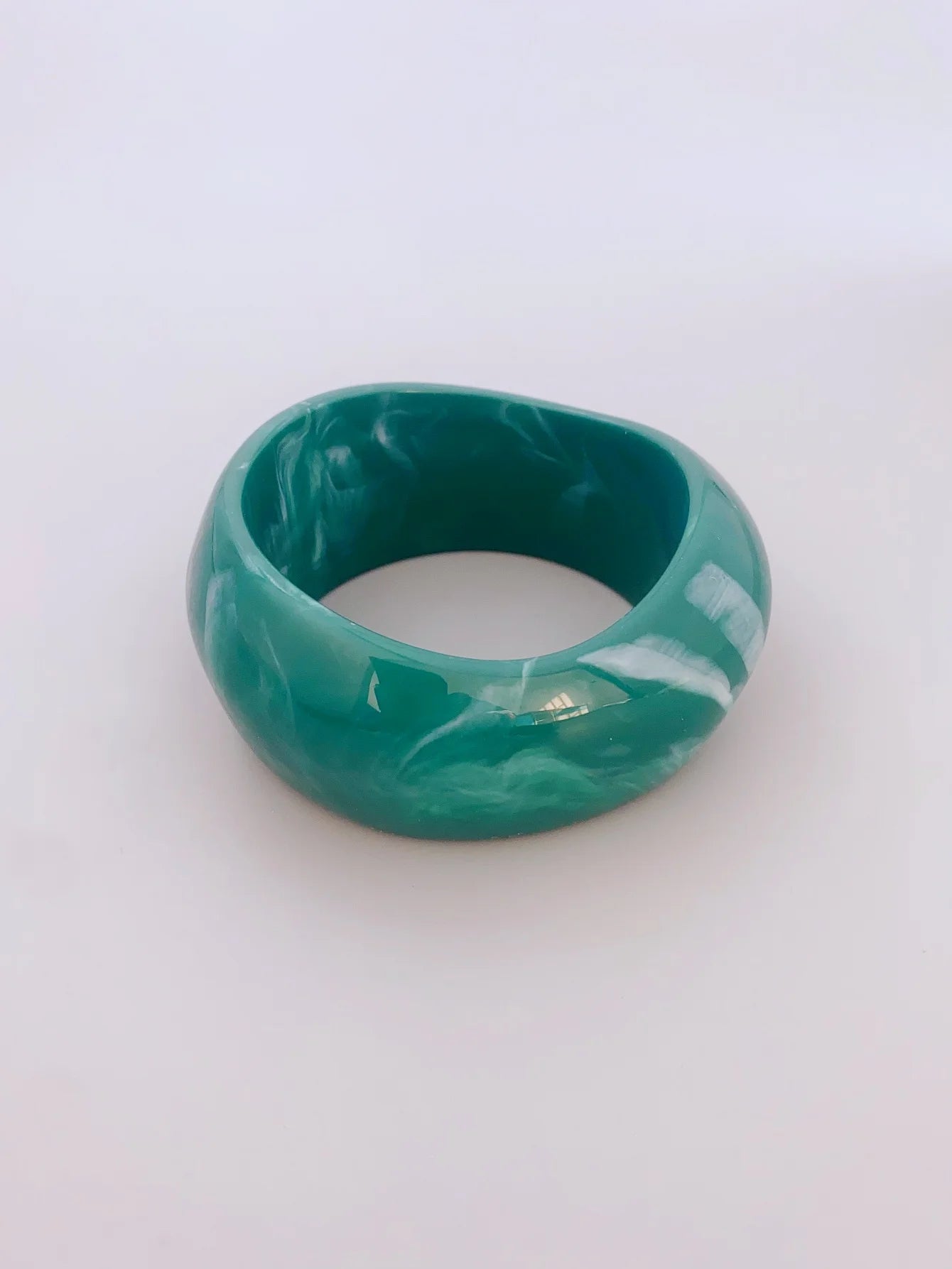 Colorful Acrylic Bangle Bracelet, Vibrant and Elegant Jewelry for Women