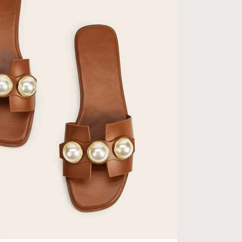 Slippers Women 2025 New Flat Slippers Party Shoes Fashion Pearl Sandals Slippers Roman Women Flip-Flops Casual Beach Shoes Trend
