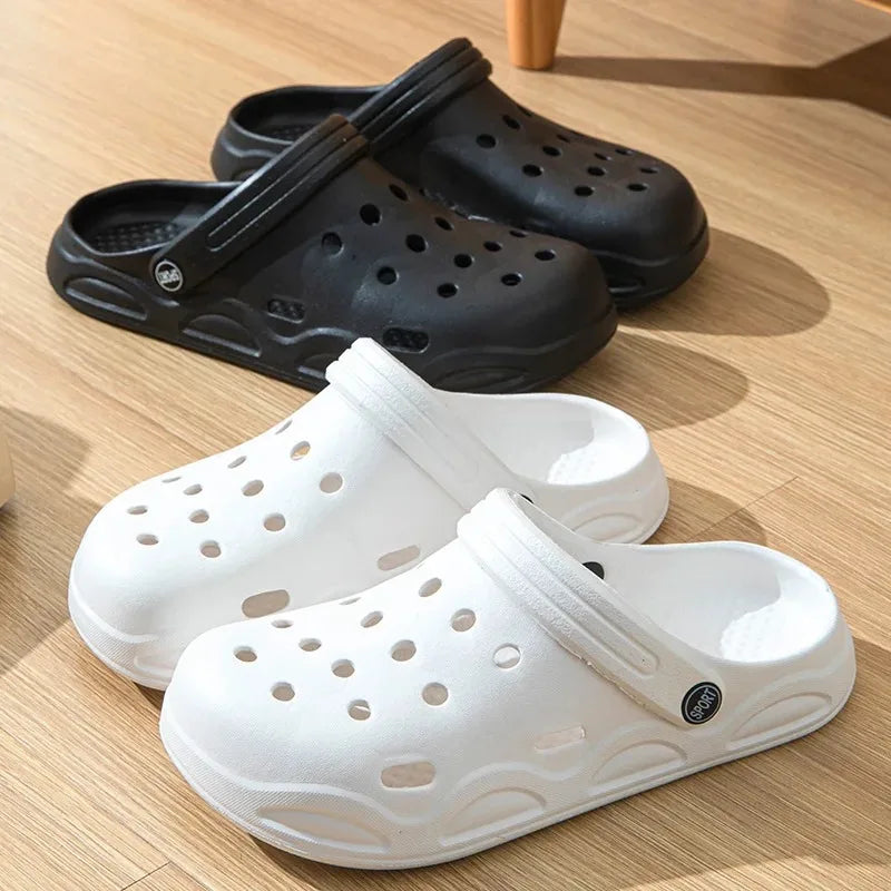 Fashion Women Slippers New Summer Slippers Outdoor Beach Slippers Classic Soft Men Garden Slippers Home Men Clogs Slippers