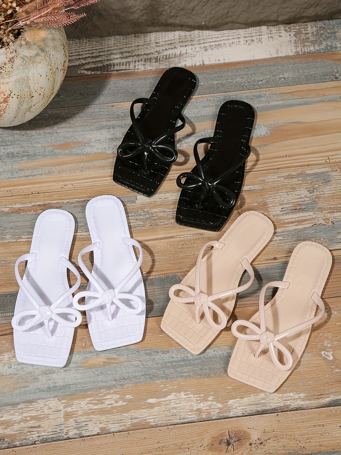 2025 Spring-Summer New Women's Shoes Casual Outdoor Lightweight Open-Toe Slip-Ons Simple Vacation Beach Slippers Comfortable Flat Sandals Bow Design High Quality Toe Post Flip-Flops for Ladies and Girls
