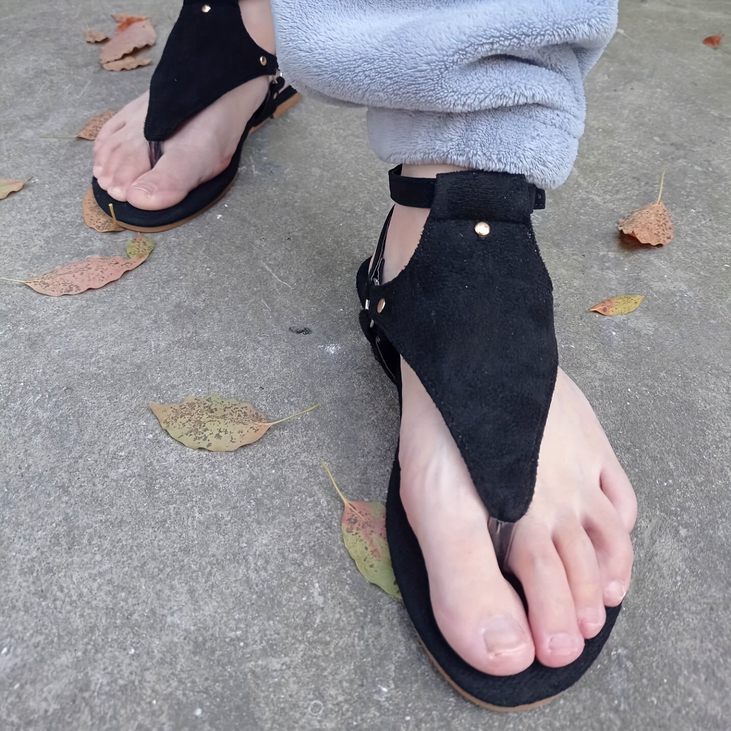 Summer New Type Feet Clip Toe Flat Shoes Women'S Shoes with One Line Buckle Strap Women'S Flat Heel Sandals Student Shoes Beach Shoes Sandals