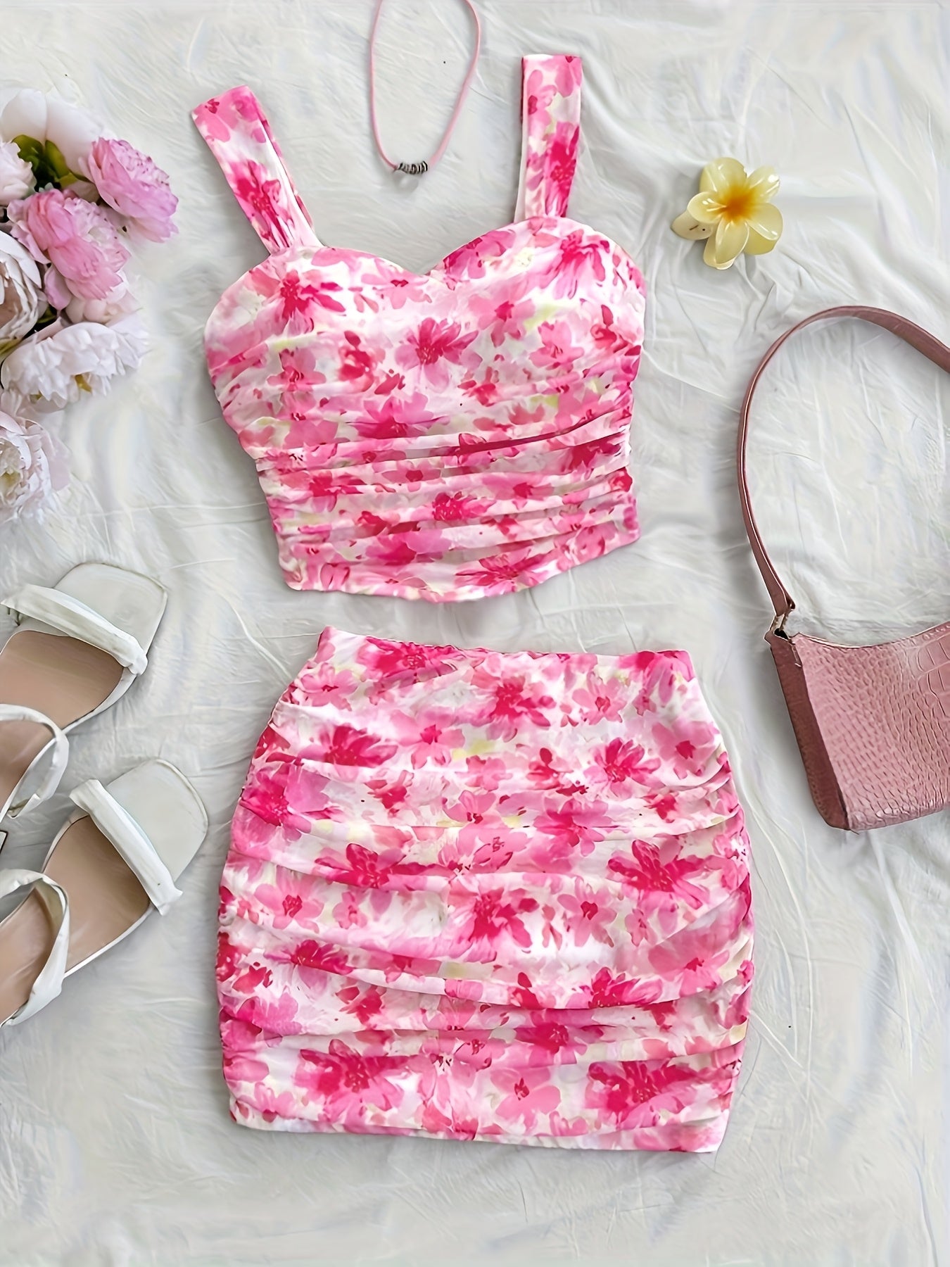 [Sensual Dress] Sexy Two-piece Dress | Elegant V-neck Sleeveless Camisole And Small Floral Skirt, Cute, Fashionable, Perfect for Spring And Summer