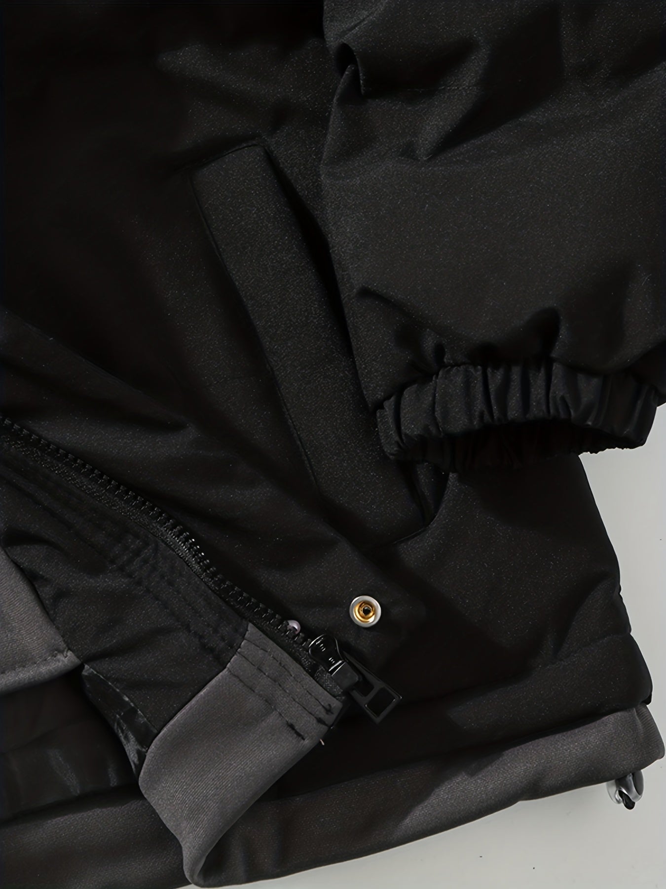 Men's Fashionable Hooded Winter Jacket - Insulated Warmth, Thick Padding, Versatile for Cold Weather