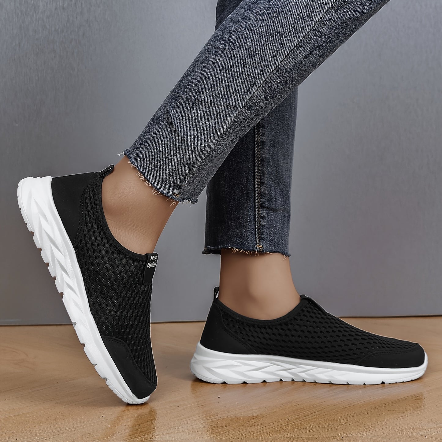 Summer Women'S Shoes Sneakers Lightweight And Breathable Running Shoes Slip on Casual Sports Shoes Mesh Casual Shoes