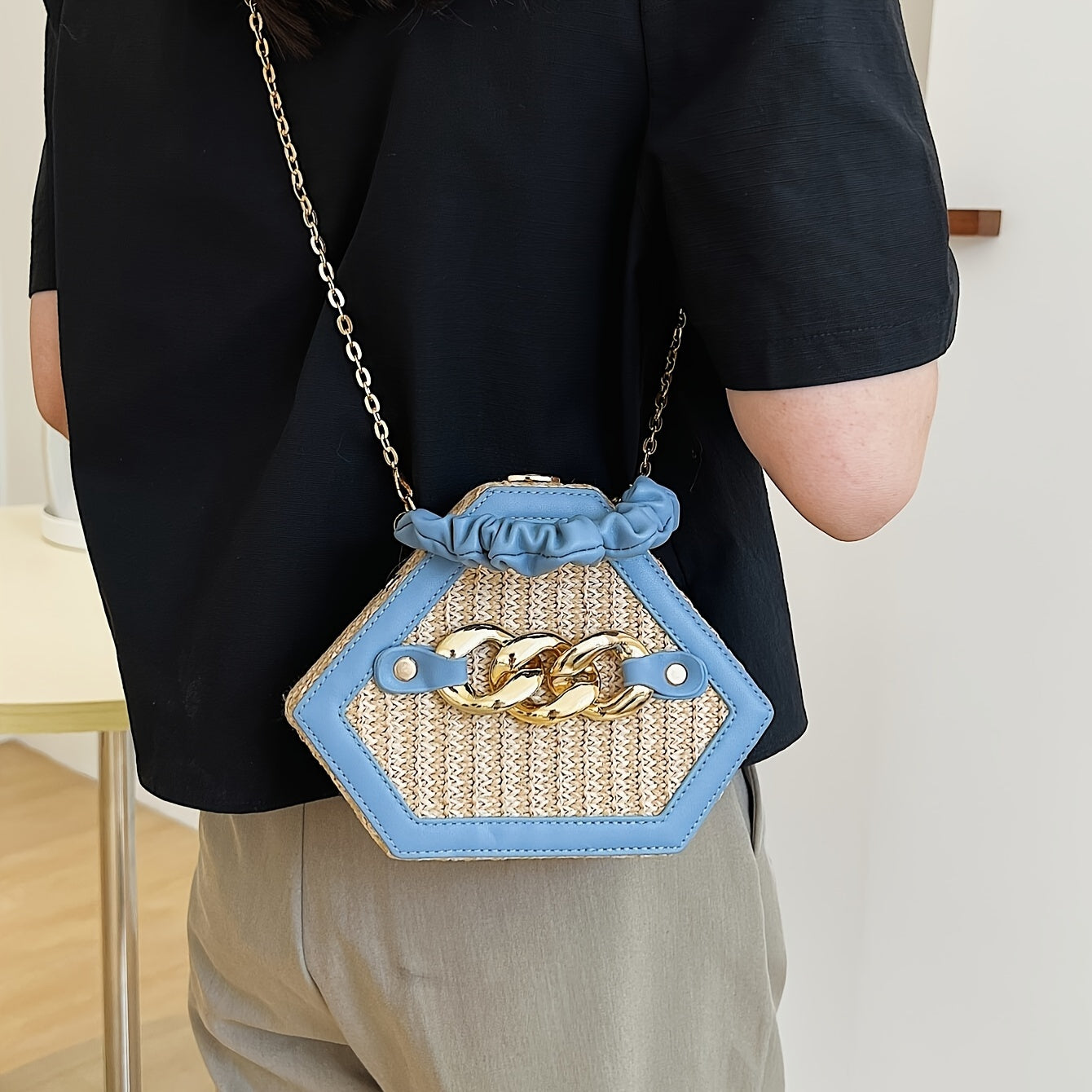 [Woven Handbag | Golden-Tone] Women's Woven Handbag | Golden-Tone Hardware & Chain Strap | Hexagonal Box Purse in Black/Beige | Durable Paper Material & Lining | Elegant Everyday & Formal Events | Crossbody or Handheld Bag |