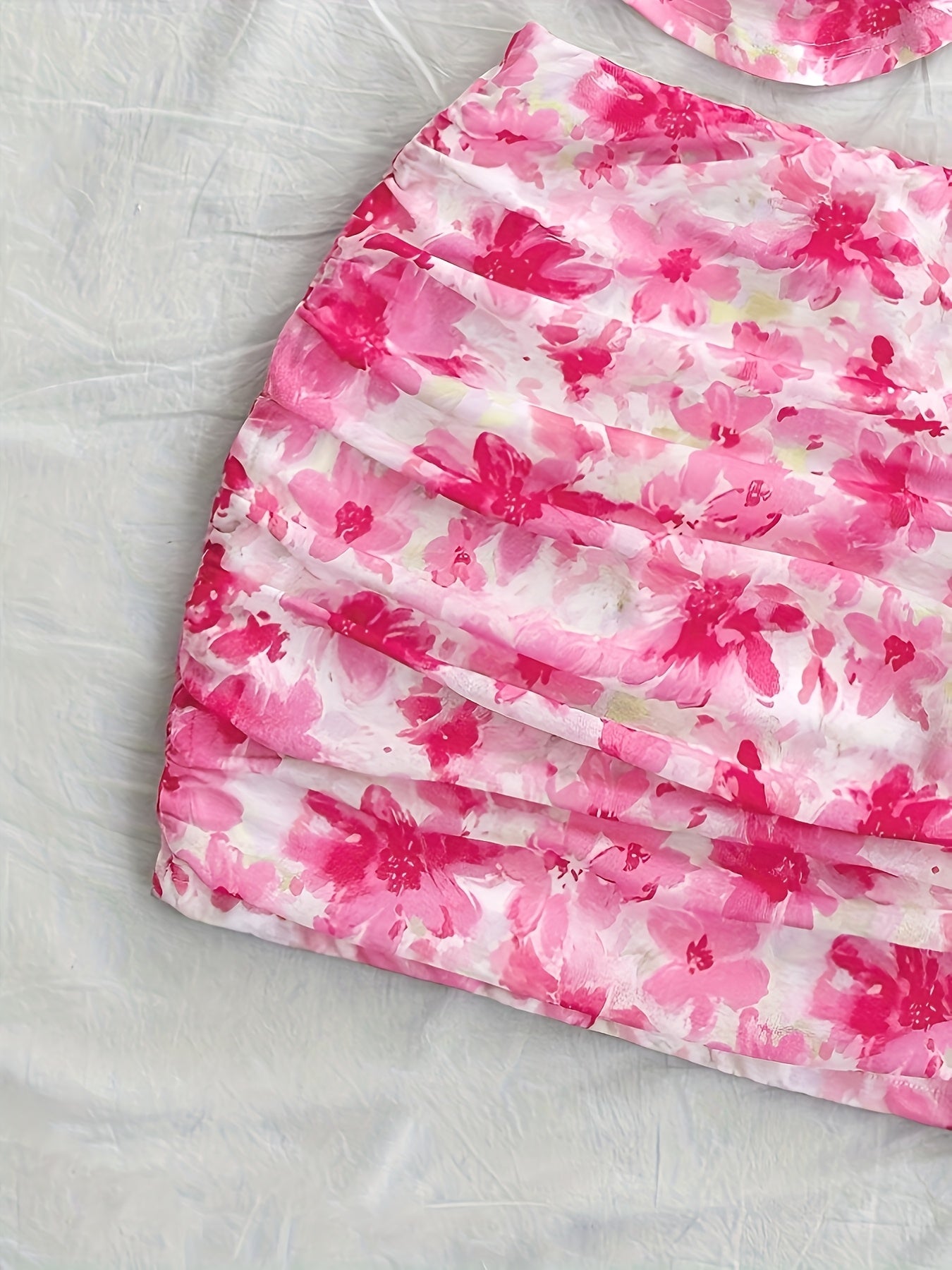 [Sensual Dress] Sexy Two-piece Dress | Elegant V-neck Sleeveless Camisole And Small Floral Skirt, Cute, Fashionable, Perfect for Spring And Summer