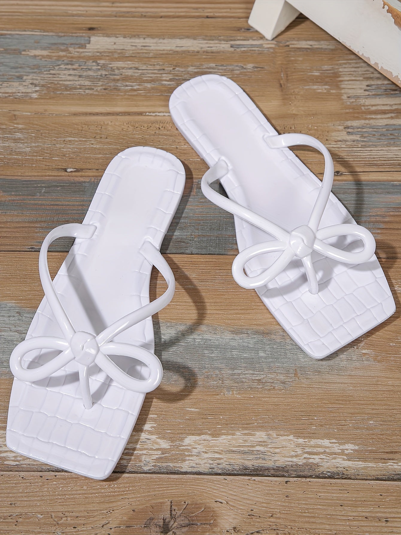 2025 Spring-Summer New Women's Shoes Casual Outdoor Lightweight Open-Toe Slip-Ons Simple Vacation Beach Slippers Comfortable Flat Sandals Bow Design High Quality Toe Post Flip-Flops for Ladies and Girls