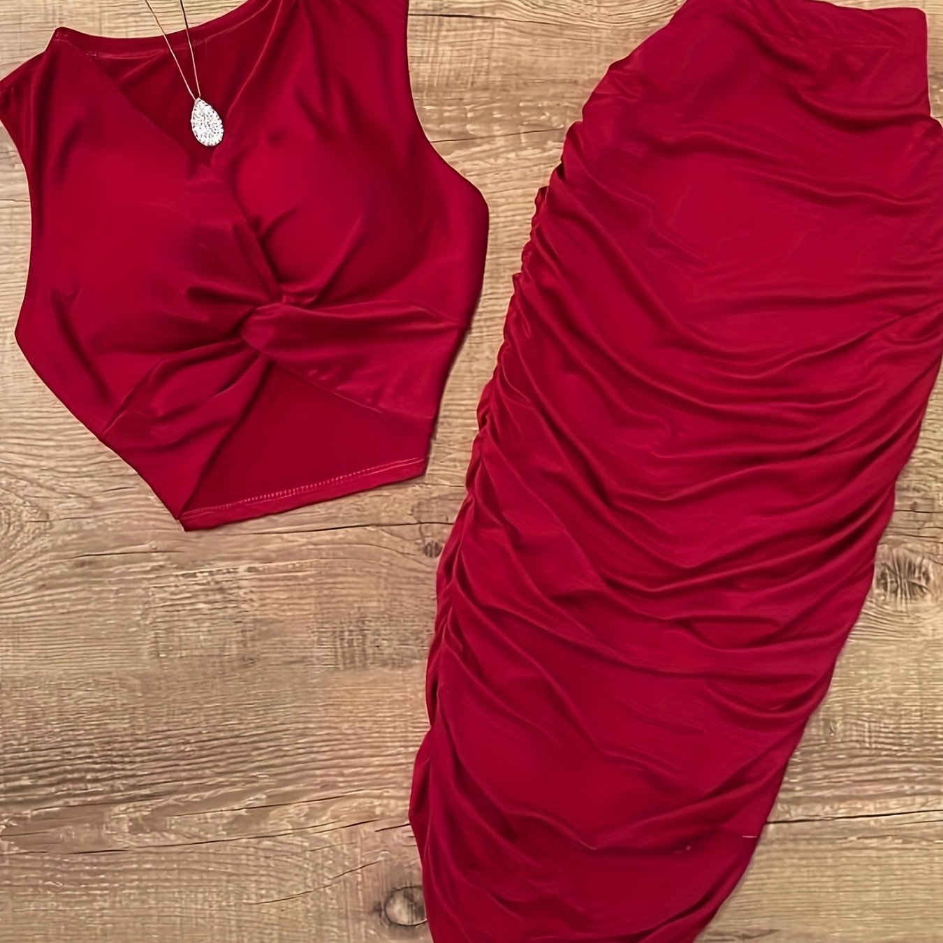 European and American Fashion Women's Sexy Pleated Half-Length Skirt Set, Stylish Two-Piece Dress for Festive Casual Elegance