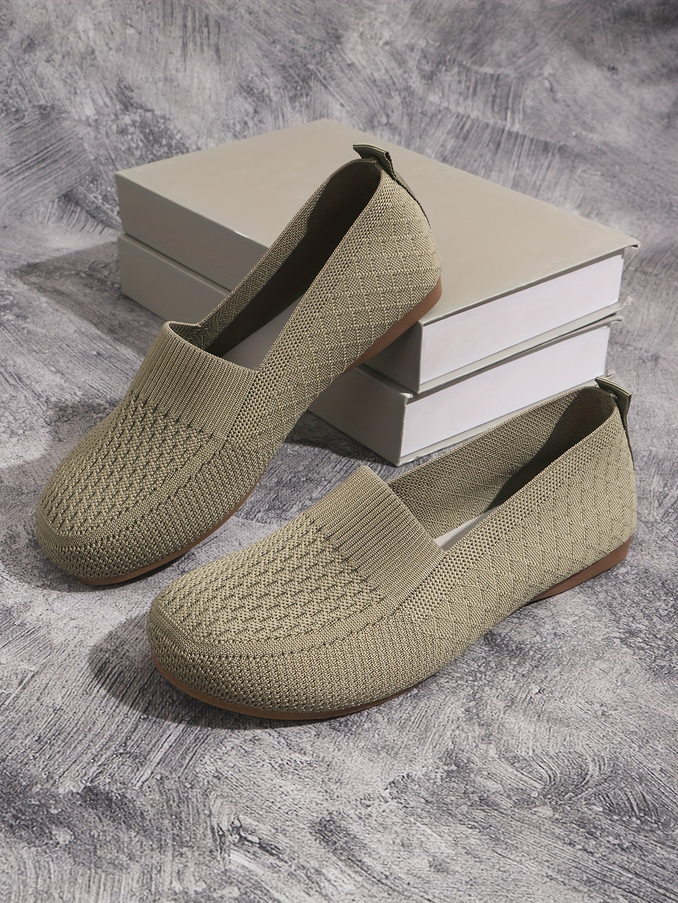 Ladies' Oversized Shoes, Wide-Fit Footwear, Plus-Size Women'S Shoes, Comfortable And Loose-Fitting for All Seasons, New Indoor And Outdoor Styles.