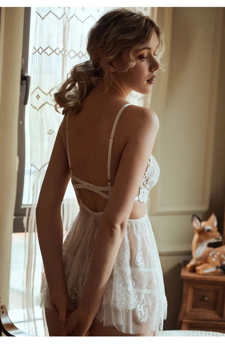 Women Sleep Wear Backless Night Gowns with Thong Sets V-neck Lace Sexy Young Girl Stripe Design Black White Red New