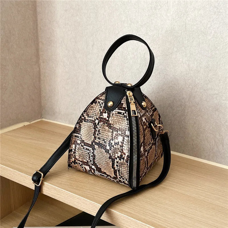 2022 New Arrivals Leopard Pattern Bag Woman Triangle Purses Lady Hot Sell Shoulder Handbags for Females