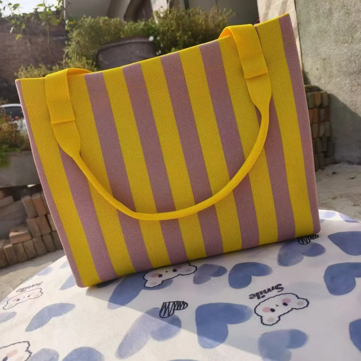 2025 New Large Capacity Striped Knitted Shoulder Bag for Women Fashionable Versatile High End Couple Travel Handbag