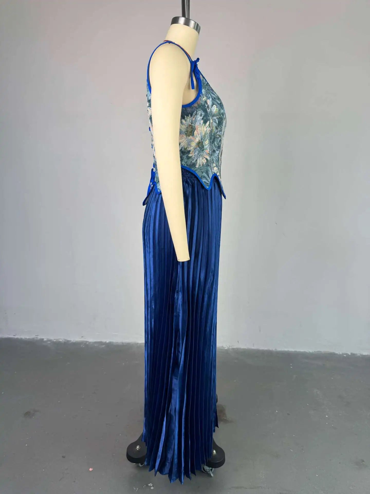 Elegant Party Dresses Woman Sexy New Sweet and Fresh Printed Waist Collection Tank Top High Waist Pleated Skirt Two Piece Set