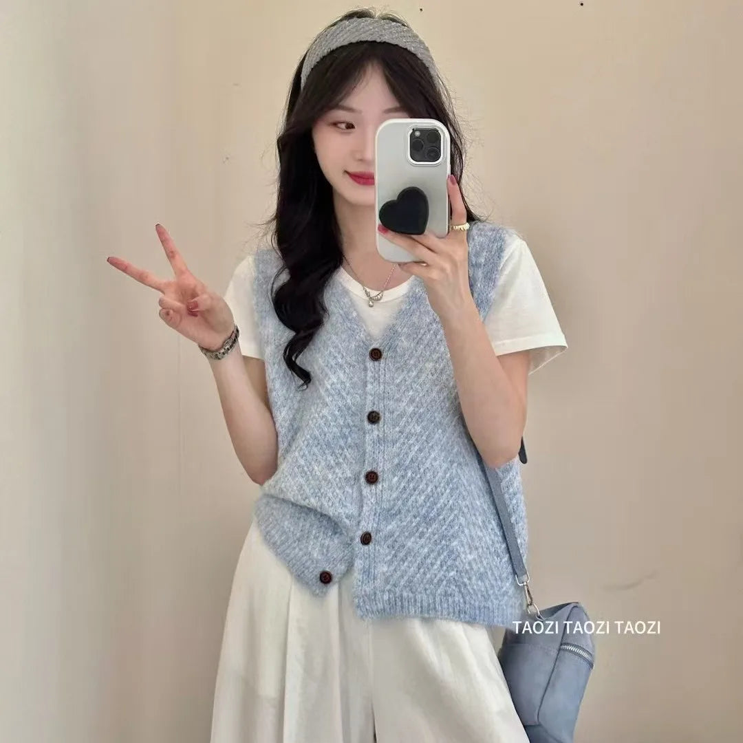 Sweater Vest For Women Autumn 2025 New Fashionable Korean Style V Neck Single Button Knitted Sweaters Vests Women Outwear Tops