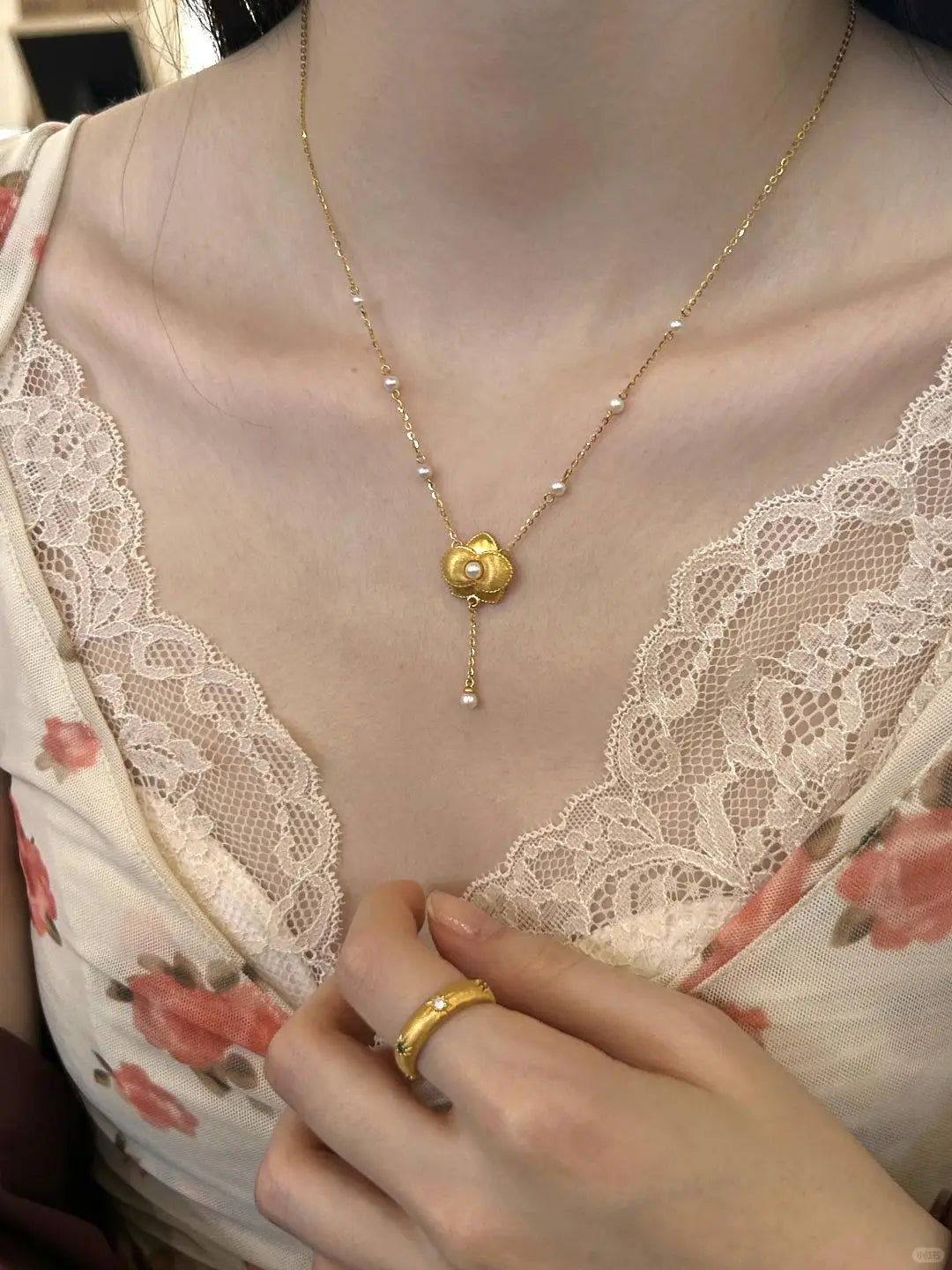 Rich and exquisite velvet gardenia pearl necklace antique gold craftsm brushed pearl collar chain tassel wedding jewelry