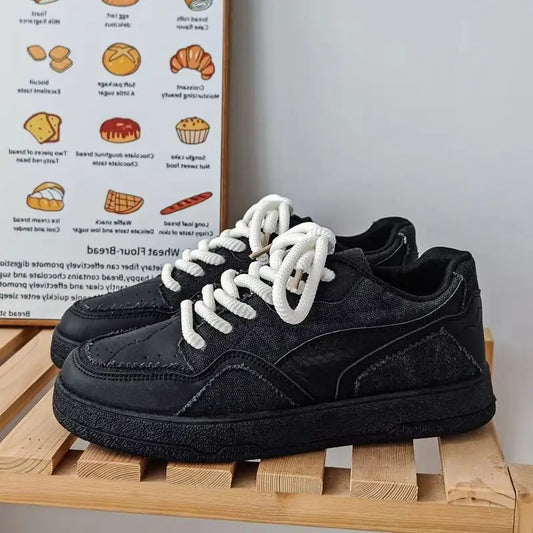 Fashionable and Luxurious New Men Sports Shoes Solid Color Round Toe Flat Spring Flat Bottom Thick Sole Comfortable Sports Shoes