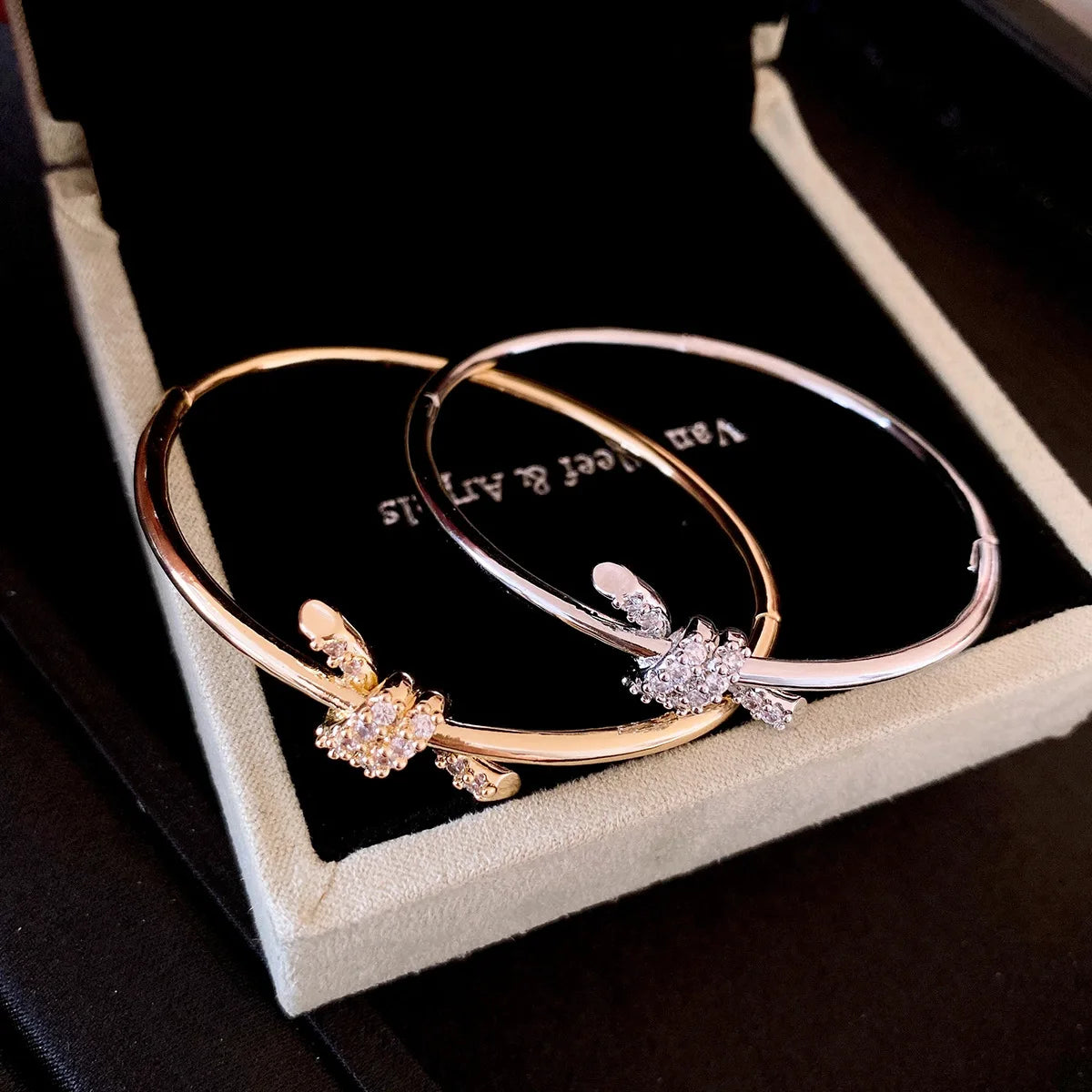 Simple Glossy Zircon Knot Bangles for Women 2025 Korean Fashion Bracelet Light Luxury High-end Wedding Bride Accessories