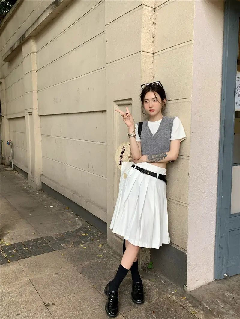 Sweater Vests Women Simple All-match Basic V-neck Casual Spring Vintage Knitting Fashion Ulzzang Ladies Temperament Classic Chic