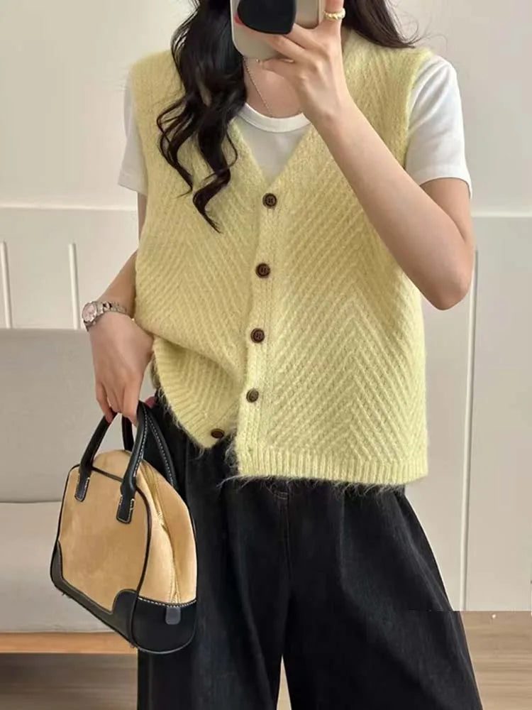 Sweater Vest For Women Autumn 2025 New Fashionable Korean Style V Neck Single Button Knitted Sweaters Vests Women Outwear Tops