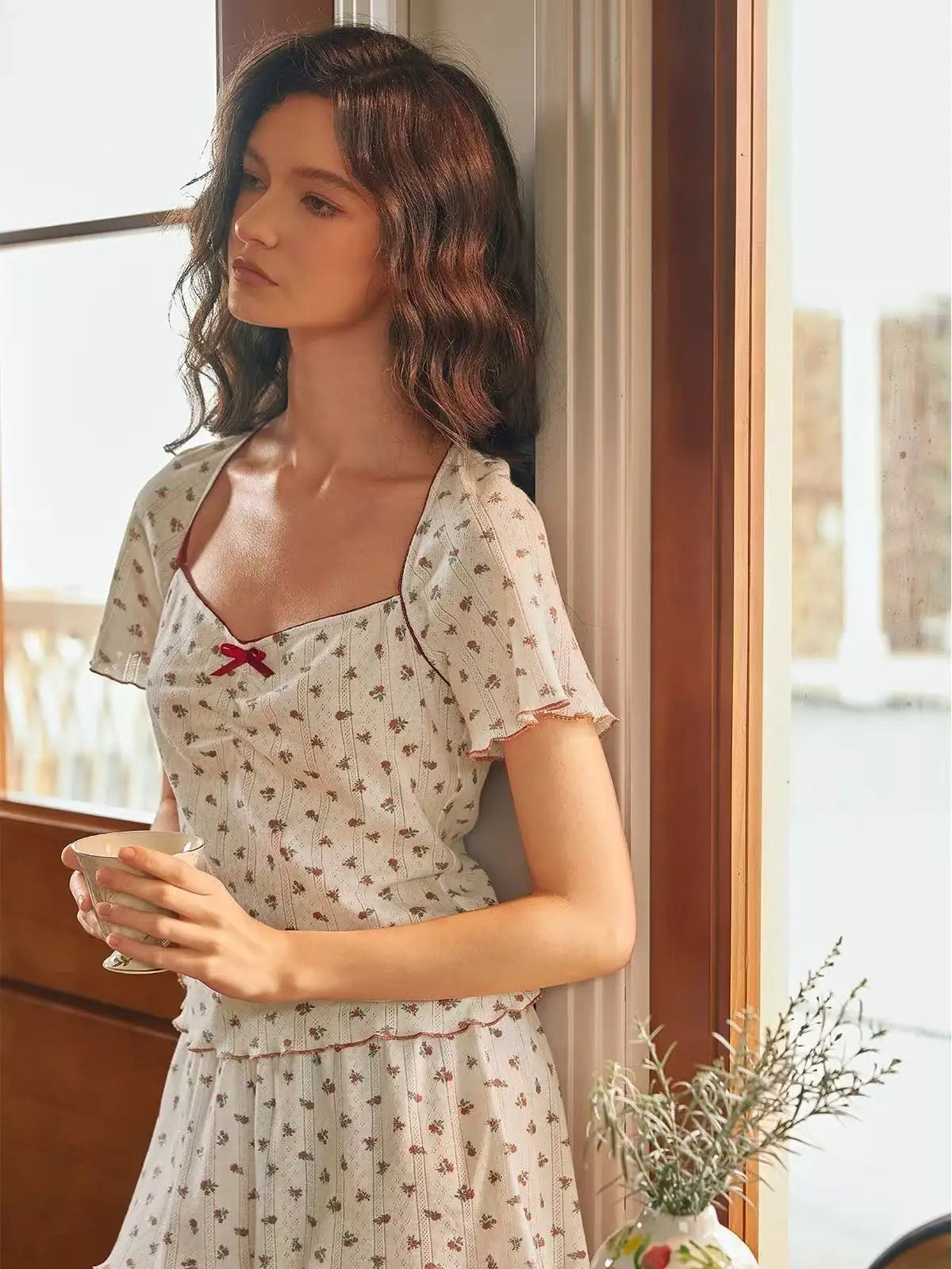 Women's Two-piece Pyjamas Sensual Romantic Floral Print With Scalloped Trim and Bow Detail Short-sleeved Top Shorts Homewear