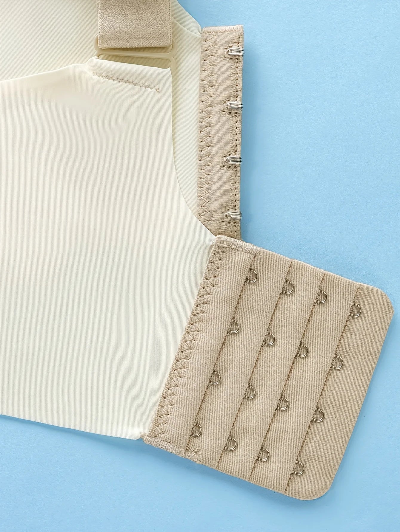 High-intensity sports bra for women - shock absorption, anti-sagging lining design, breathable elastic sport top.