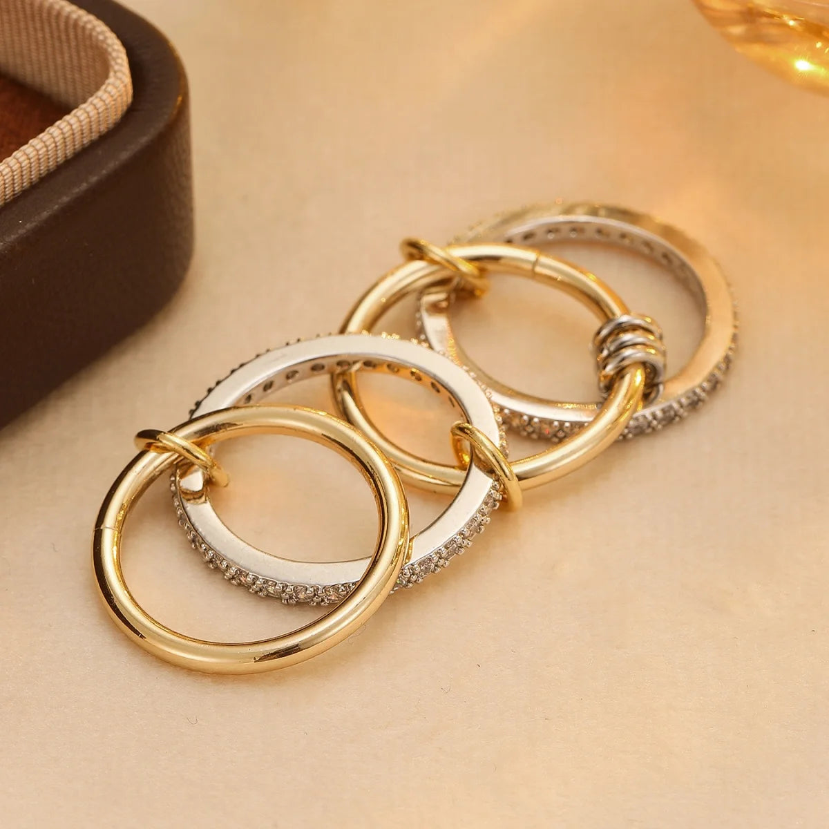 A Four-Ring Two-Color Copper Ring, Simple And Non-Fading, Fashionable Ins Series