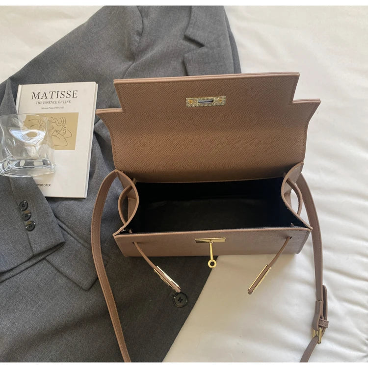 Stylish High-End Minimalist Handbag For Women Featuring Trendy Design And Large Capacity Solid Color Crossbody Bag Luxury