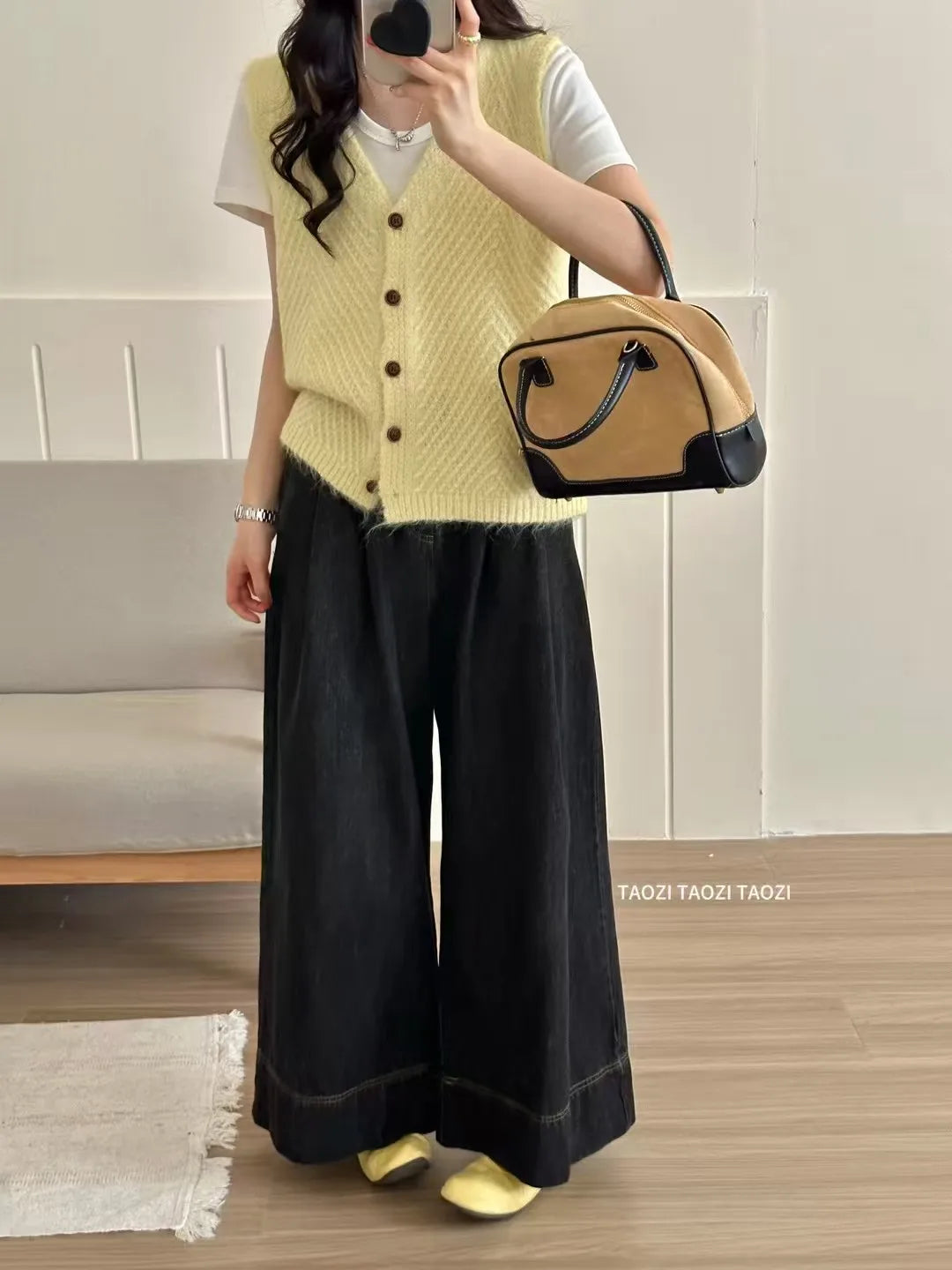 Sweater Vest For Women Autumn 2025 New Fashionable Korean Style V Neck Single Button Knitted Sweaters Vests Women Outwear Tops