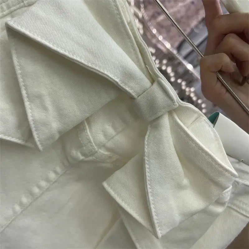 Cute Bow Design White Denim Shorts Women's Summer New Fashion A-shaped Jeans Hot Pants
