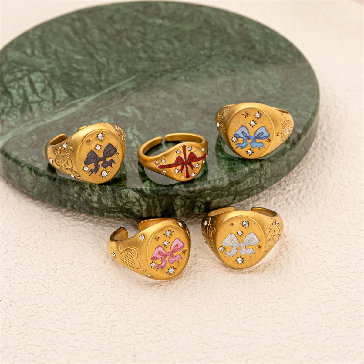 Stainless steel painted bow ring, niche and personalized design, gold-plated and color preserving ring