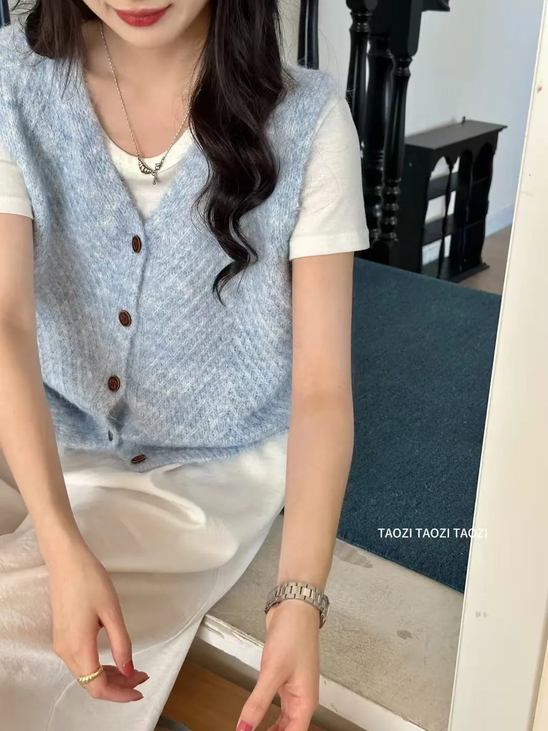 Sweater Vest For Women Autumn 2025 New Fashionable Korean Style V Neck Single Button Knitted Sweaters Vests Women Outwear Tops