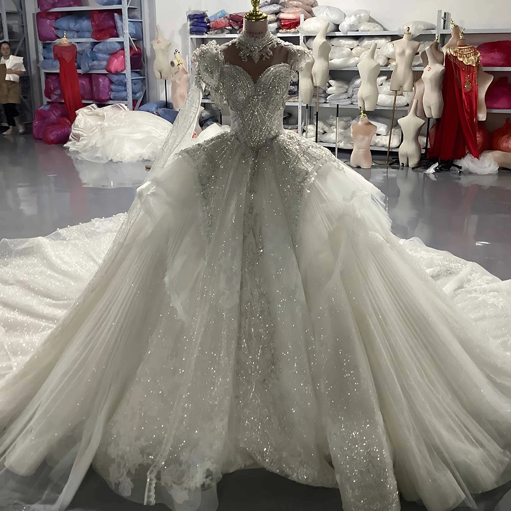 Vintage Wedding Dresses Princess Ball Gowns Beading Bridal Shinny Tulle Cape Sleeves Elegant Luxury Marriage Dress Customized