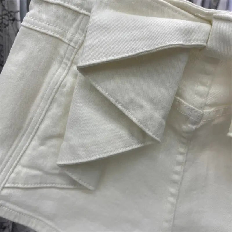 Cute Bow Design White Denim Shorts Women's Summer New Fashion A-shaped Jeans Hot Pants