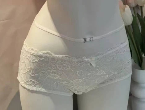 Comfortable Strapless Bra for Women French Design Neckline Support Push Up Padded Short Bra Everyday Wear Lace Trimmed MOYISU