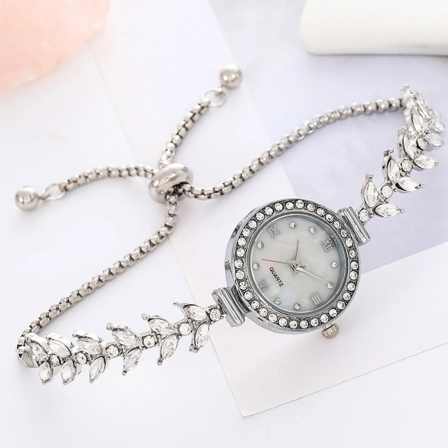 Women's Diamand Wristwatches Quartz Crystal Watch Free Adjustment Bracelet Watches for Brides Wedding Banquet Wearing