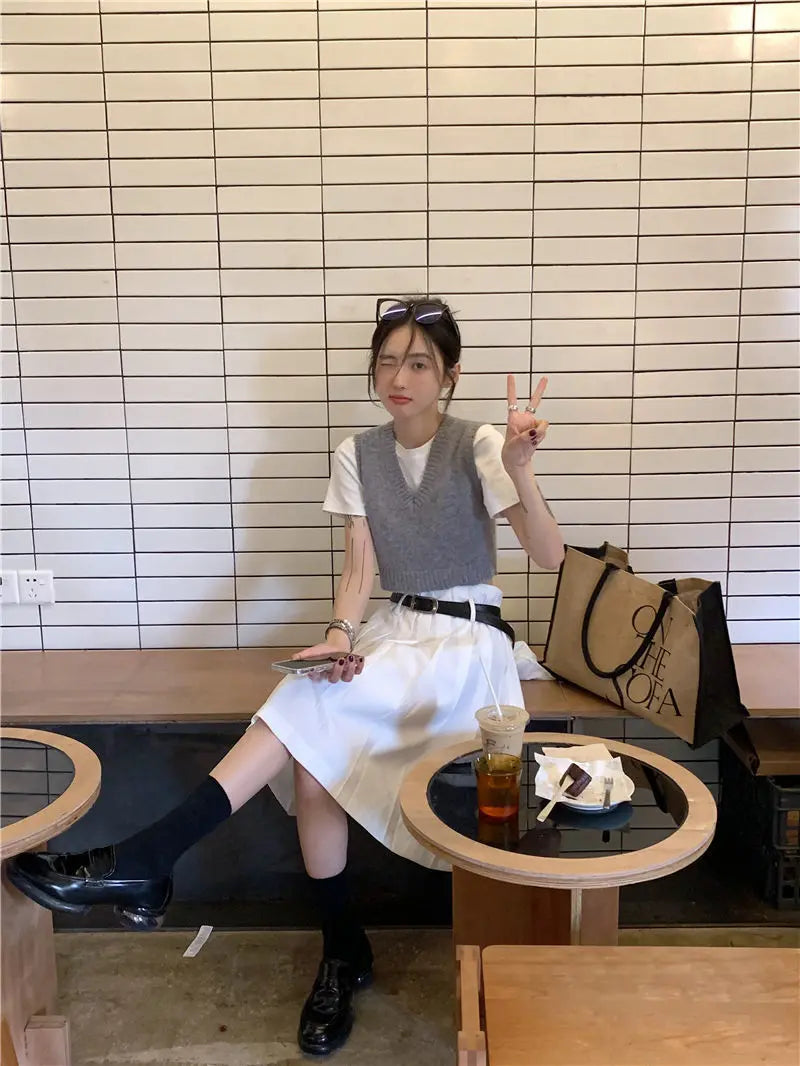 Sweater Vests Women Simple All-match Basic V-neck Casual Spring Vintage Knitting Fashion Ulzzang Ladies Temperament Classic Chic