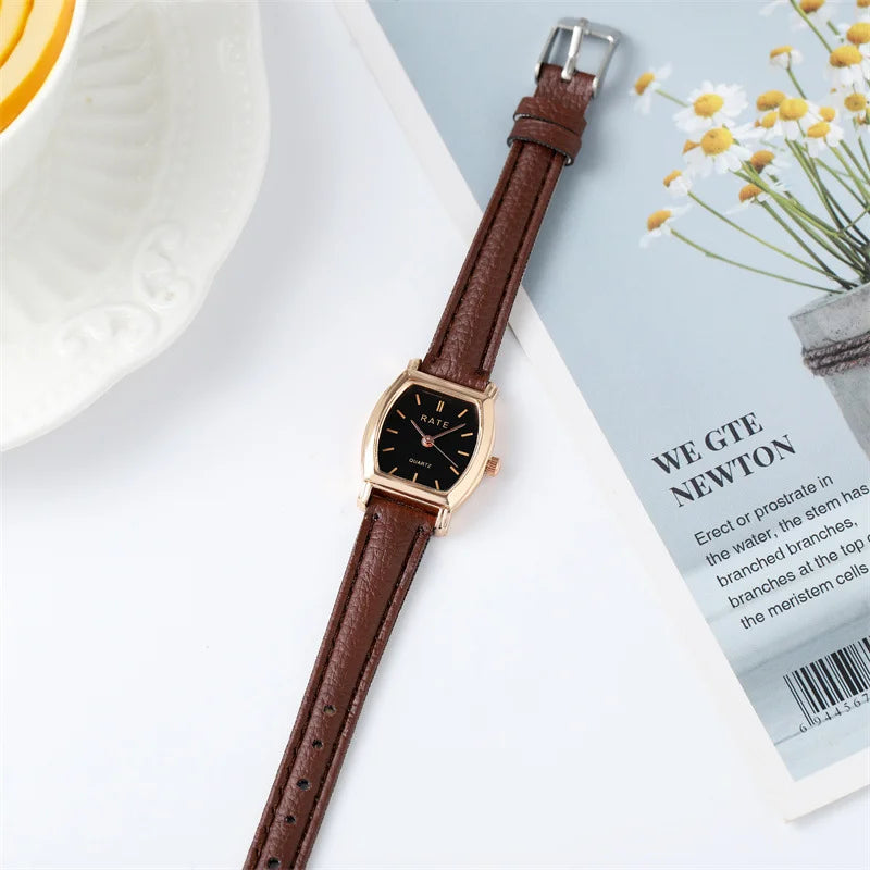 The new ladies' wristwatch features a simple and elegant style with a retro leather strap. It is a light luxury choice for gifts