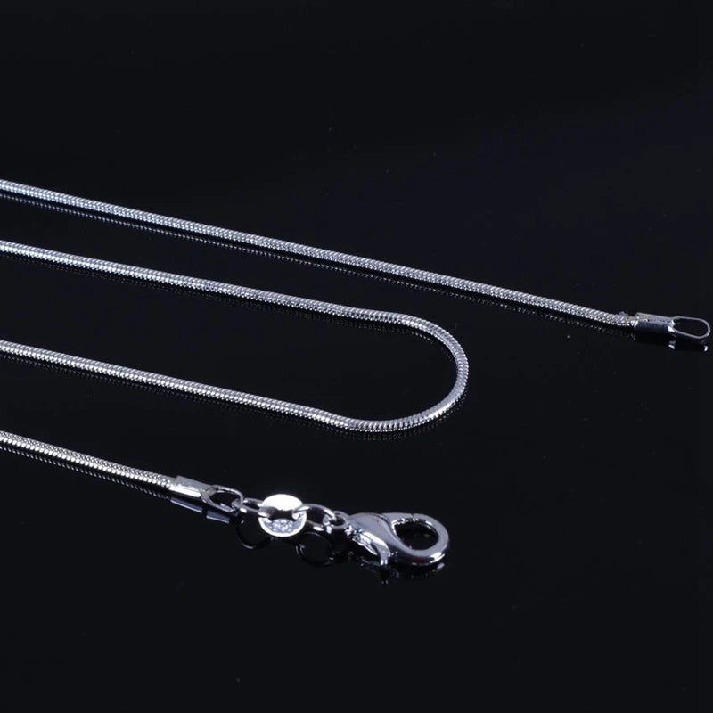 Snake Necklace Chain High-quality Women's And Men's Collarbone Necklace Fashion Wedding Engagement Jewelry Garment Accessories